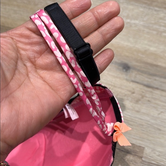 Victoria's Secret Pink and Black Plunge Bra Push Up - Picture 6 of 9